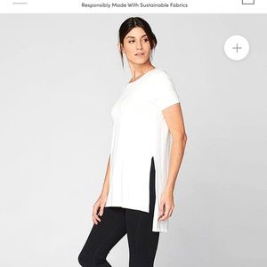 Threads 4 thought brogan tunic style tee small nwt